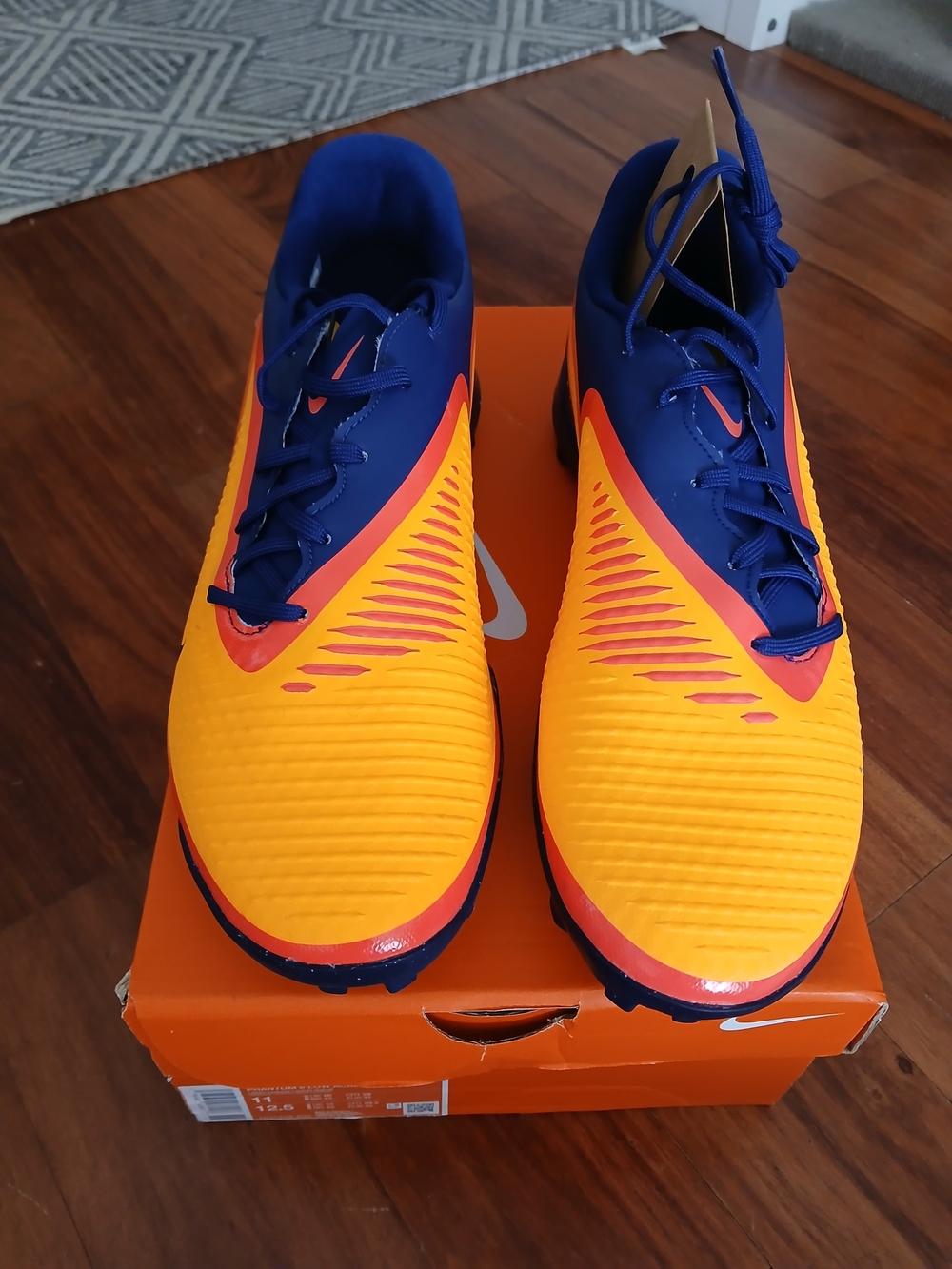 Nike Phantom 6 Low Turf Shoes